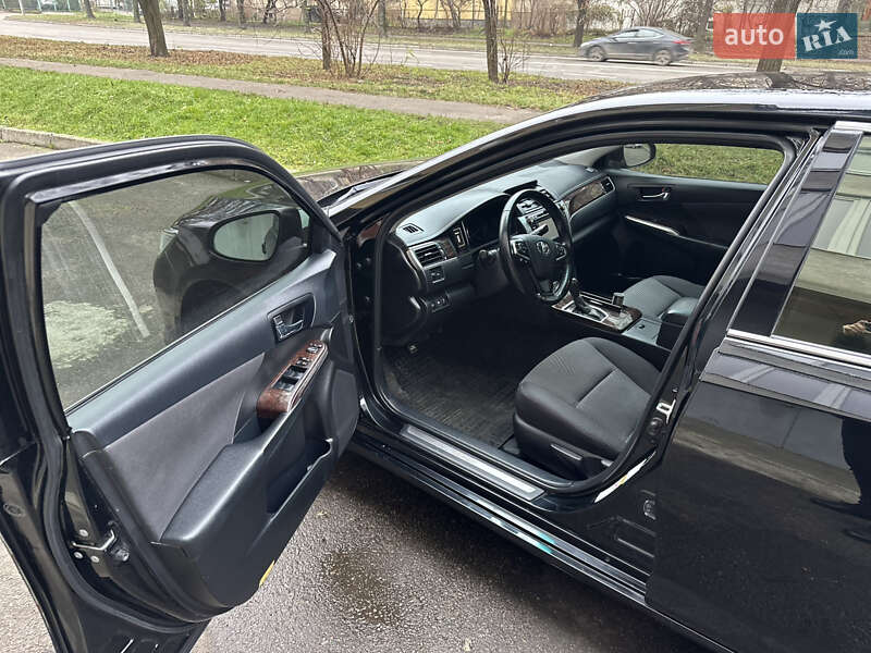 Седан Toyota Camry 2016 в Львове