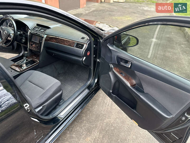 Седан Toyota Camry 2016 в Львове