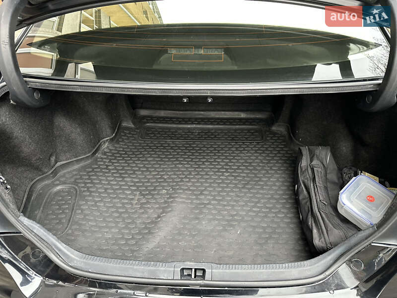 Седан Toyota Camry 2016 в Львове