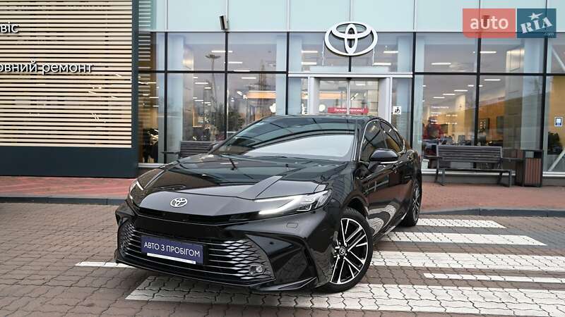 Toyota Camry 2025