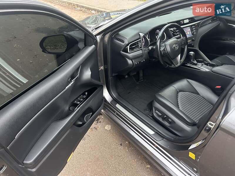 Седан Toyota Camry 2019 в Киеве фото 32 Седан Toyota Camry 2019 в Киеве