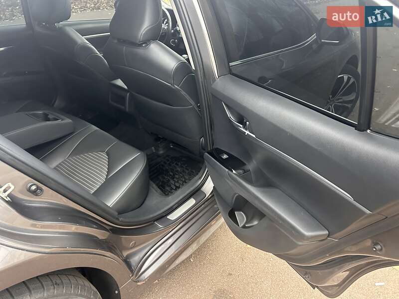 Седан Toyota Camry 2019 в Киеве фото 36 Седан Toyota Camry 2019 в Киеве