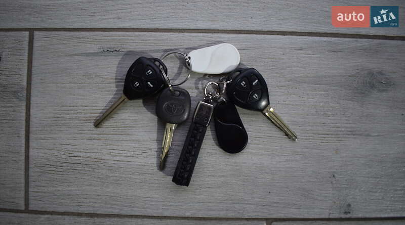 Седан Toyota Camry 2010 в Житомире