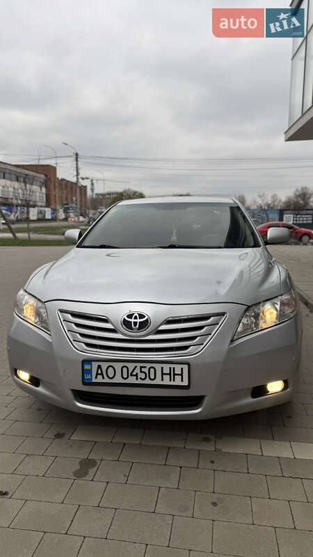 Седан Toyota Camry 2008 в Ужгороді