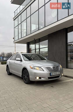 Седан Toyota Camry 2008 в Ужгороде