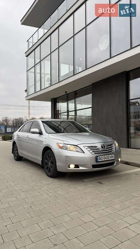 Седан Toyota Camry 2008 в Ужгороді