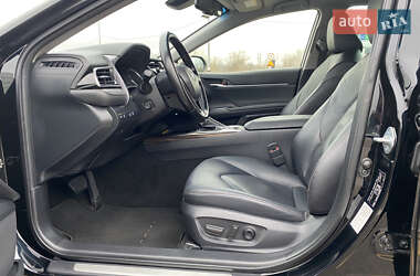 Седан Toyota Camry 2020 в Киеве