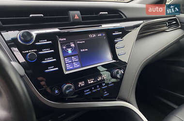 Седан Toyota Camry 2020 в Киеве