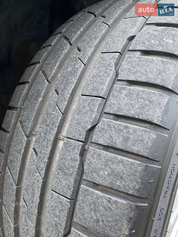 Седан Toyota Camry 2020 в Киеве