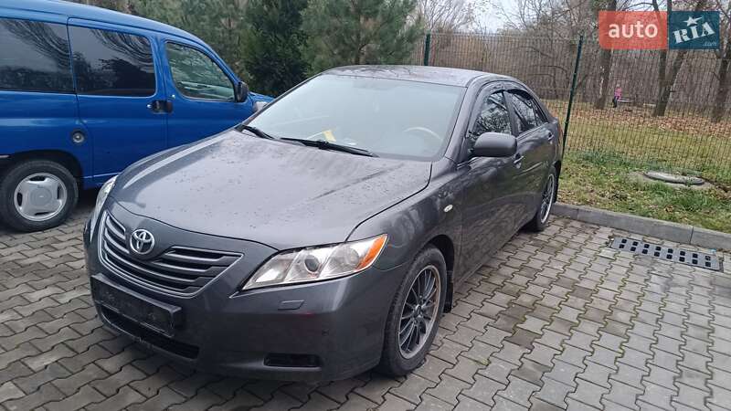 Седан Toyota Camry 2006 в Луцьку