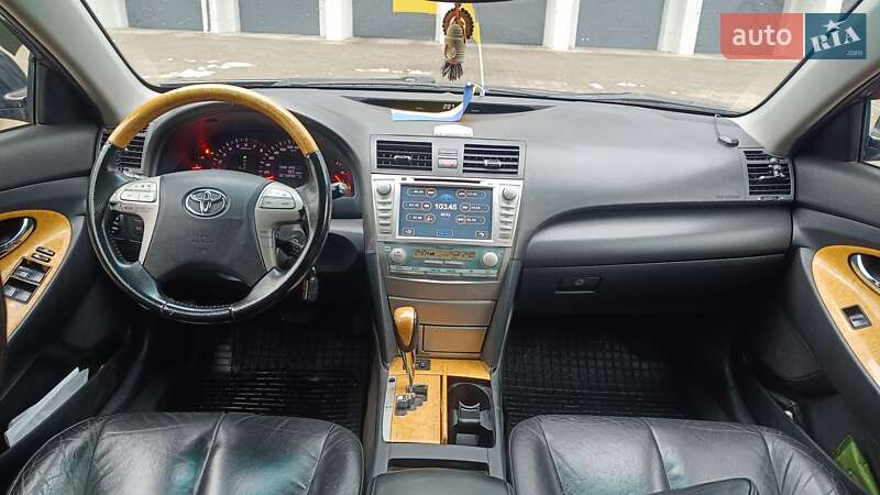 Седан Toyota Camry 2006 в Луцьку