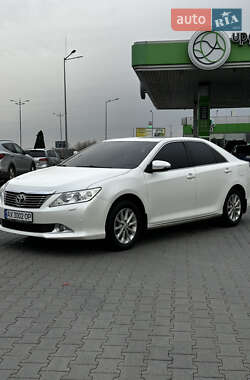 Седан Toyota Camry 2011 в Києві
