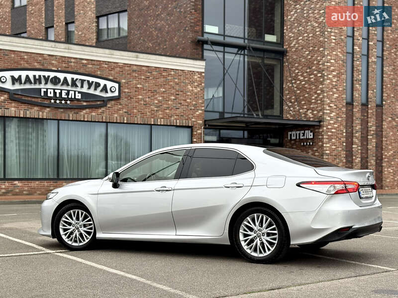 Седан Toyota Camry 2017 в Киеве фото 21 Седан Toyota Camry 2017 в Киеве