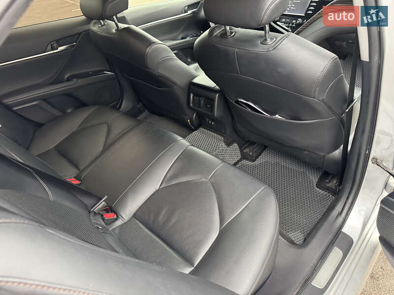 Седан Toyota Camry 2017 в Киеве фото 26 Седан Toyota Camry 2017 в Киеве