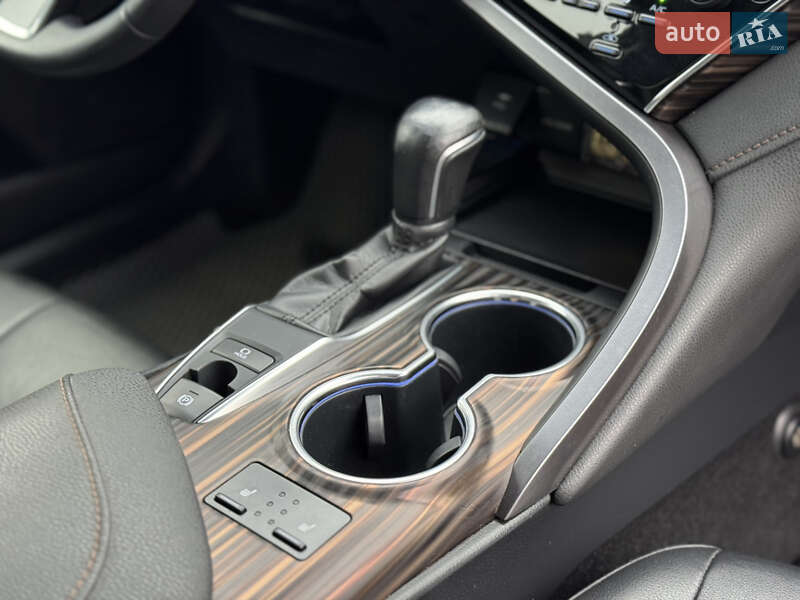 Седан Toyota Camry 2017 в Киеве фото 33 Седан Toyota Camry 2017 в Киеве