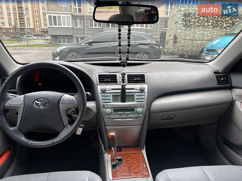 Седан Toyota Camry 2007 в Киеве