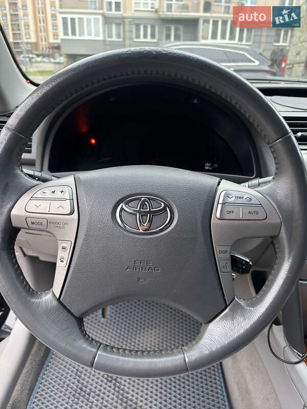 Седан Toyota Camry 2007 в Киеве