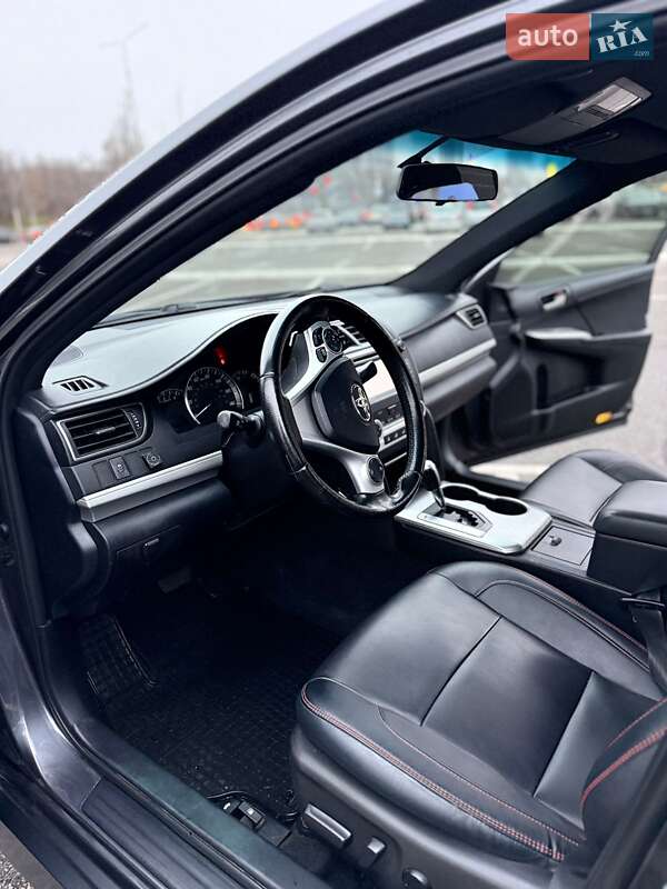 Седан Toyota Camry 2013 в Киеве