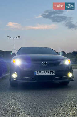Седан Toyota Camry 2011 в Дніпрі