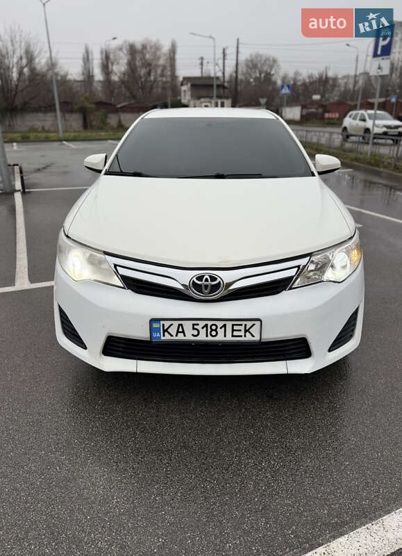 Toyota Camry 2014
