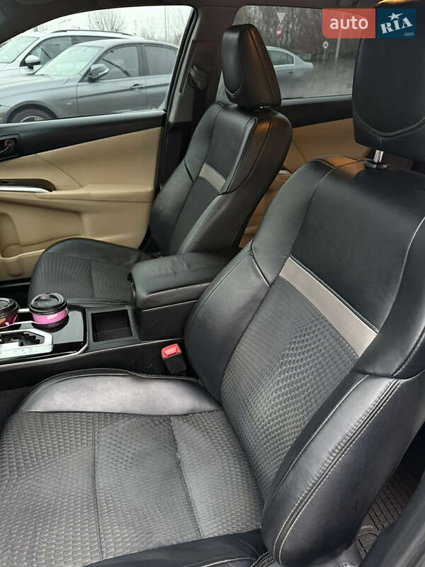 Седан Toyota Camry 2014 в Киеве