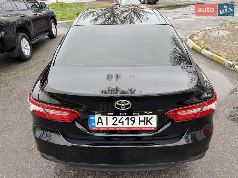 Седан Toyota Camry 2017 в Николаеве