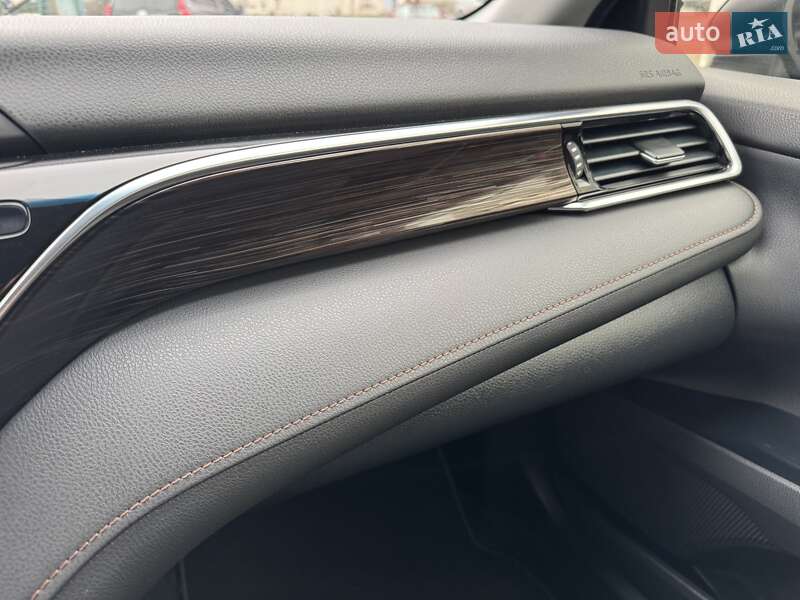 Седан Toyota Camry 2017 в Николаеве