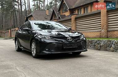 Седан Toyota Camry 2019 в Києві