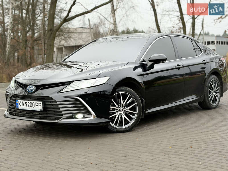 Toyota Camry 2021