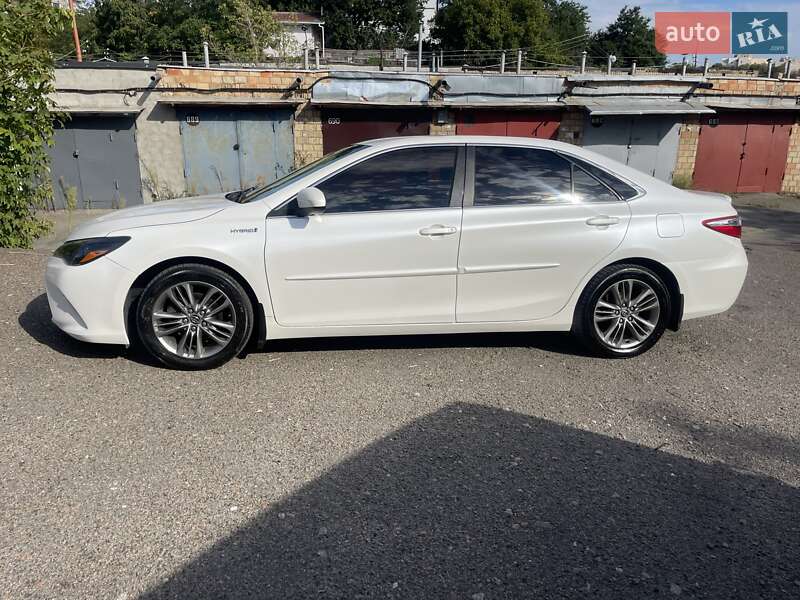 Седан Toyota Camry 2017 в Киеве