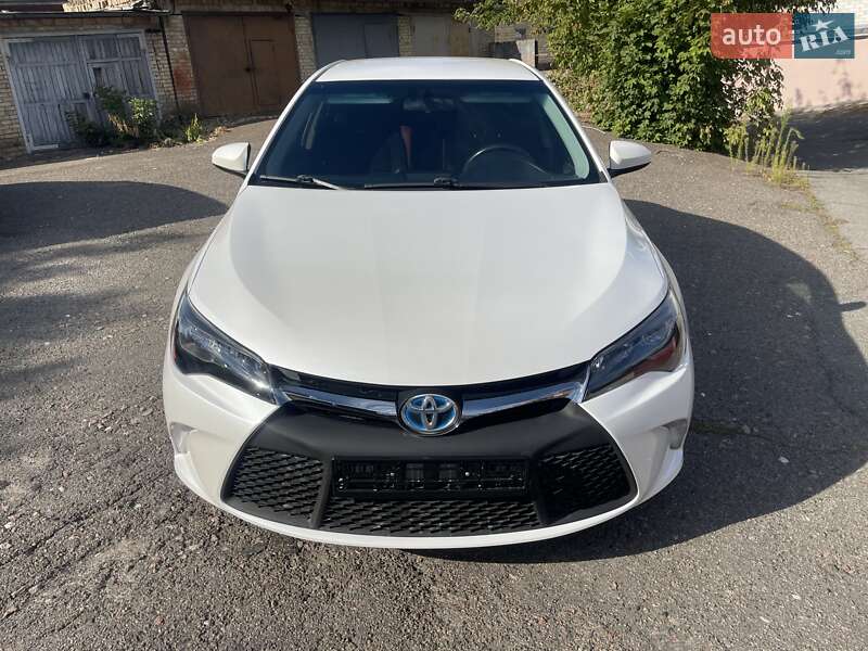 Седан Toyota Camry 2017 в Киеве