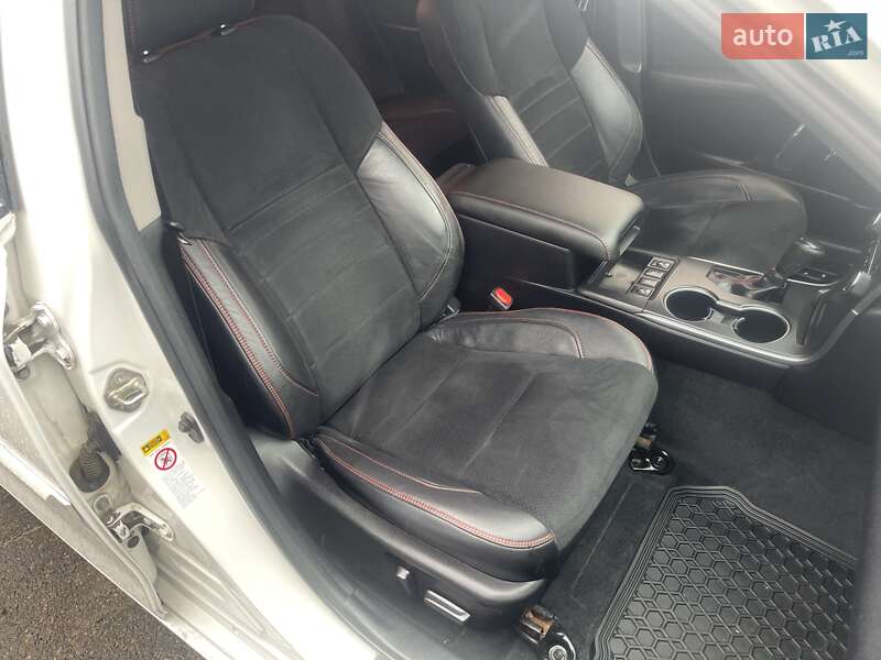 Седан Toyota Camry 2017 в Киеве