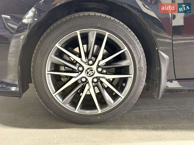 Седан Toyota Camry 2021 в Харкові