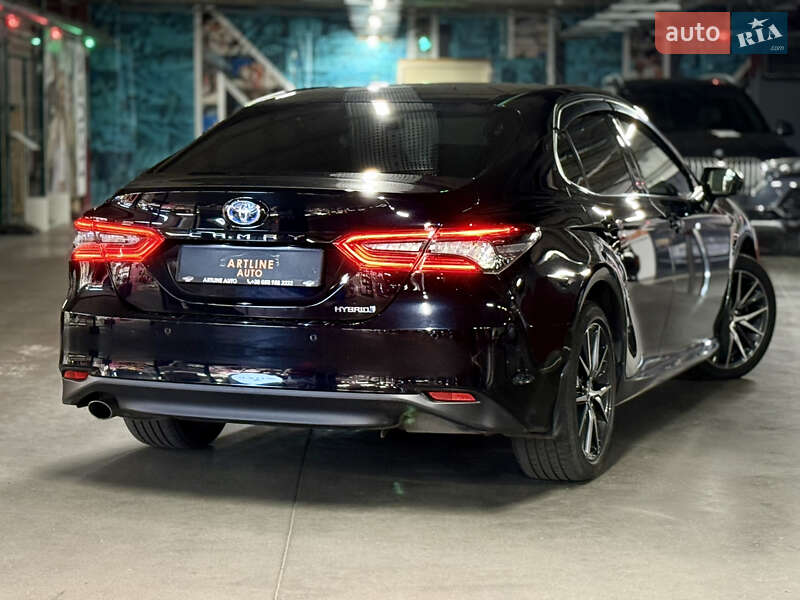 Седан Toyota Camry 2021 в Харкові