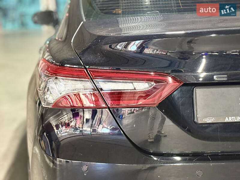 Седан Toyota Camry 2021 в Харкові