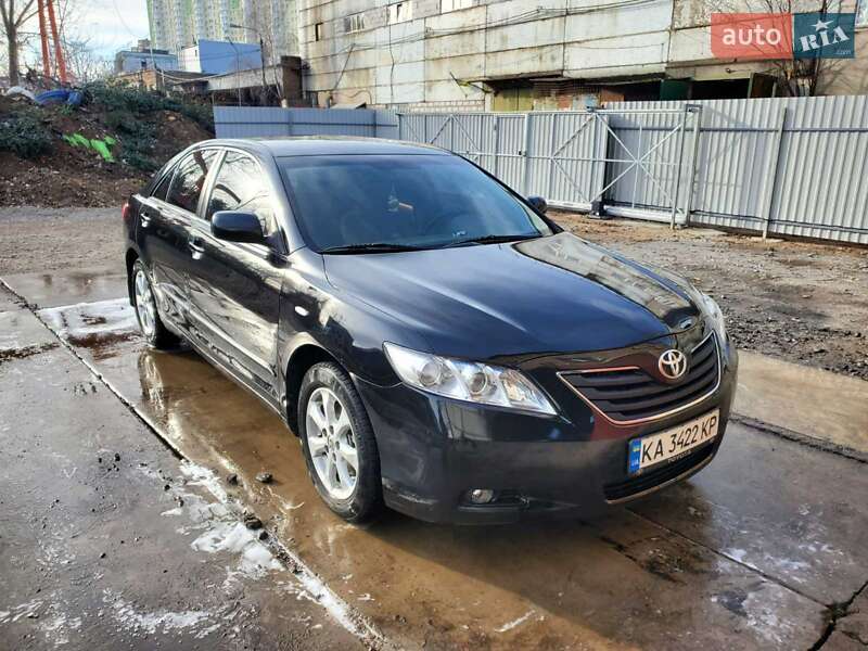 Седан Toyota Camry 2007 в Киеве