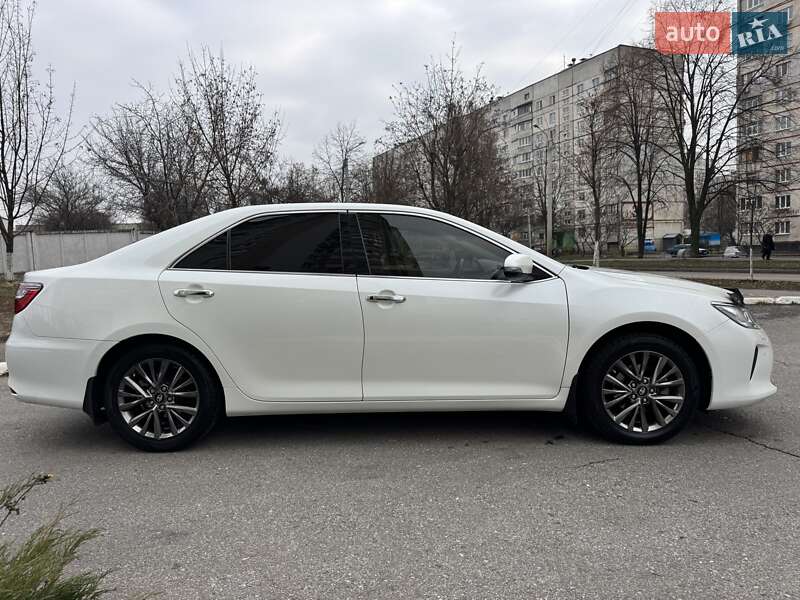 Седан Toyota Camry 2015 в Харкові