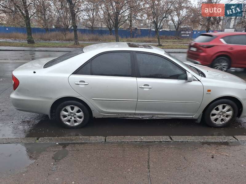 Седан Toyota Camry 2003 в Киеве
