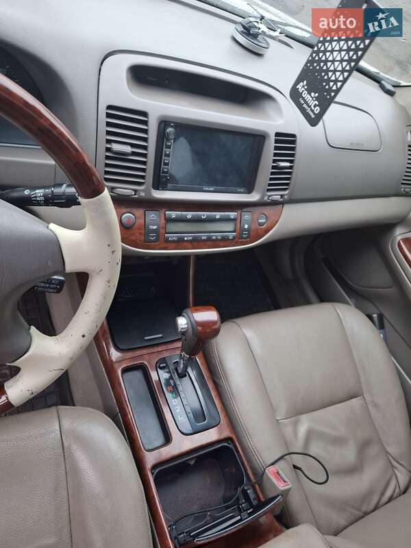 Седан Toyota Camry 2003 в Киеве