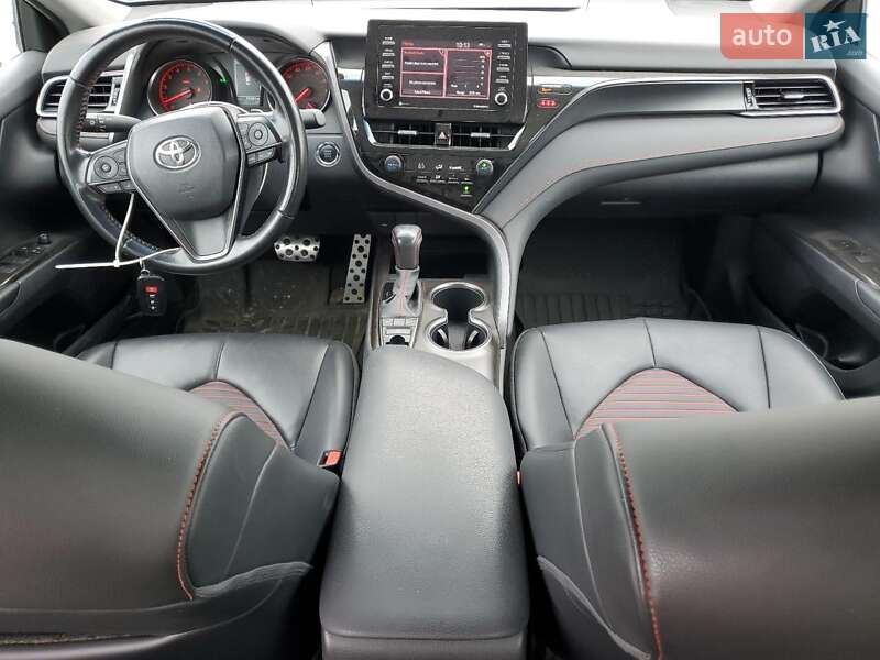 Седан Toyota Camry 2021 в Ивано-Франковске