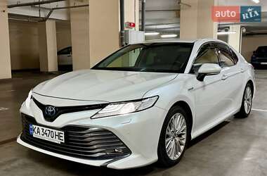 Седан Toyota Camry 2019 в Києві