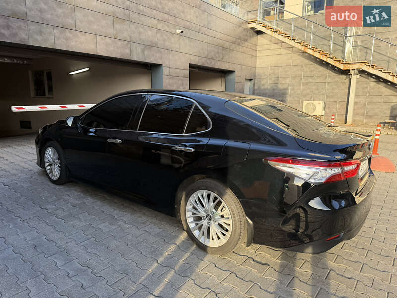 Седан Toyota Camry 2018 в Киеве фото 21 Седан Toyota Camry 2018 в Киеве