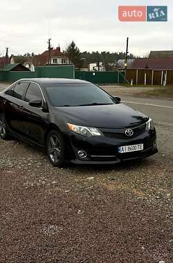 Седан Toyota Camry 2012 в Києві
