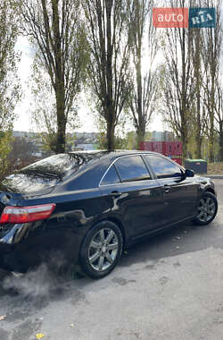 Седан Toyota Camry 2007 в Ровно