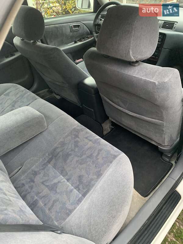 Седан Toyota Camry 1999 в Одессе