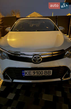 Седан Toyota Camry 2015 в Дніпрі
