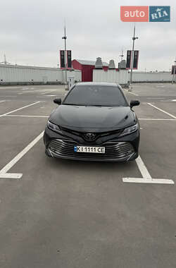 Седан Toyota Camry 2017 в Киеве
