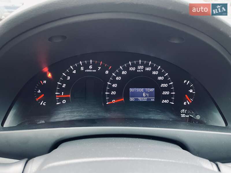 Седан Toyota Camry 2010 в Киеве