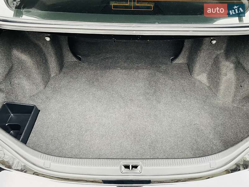 Седан Toyota Camry 2010 в Киеве