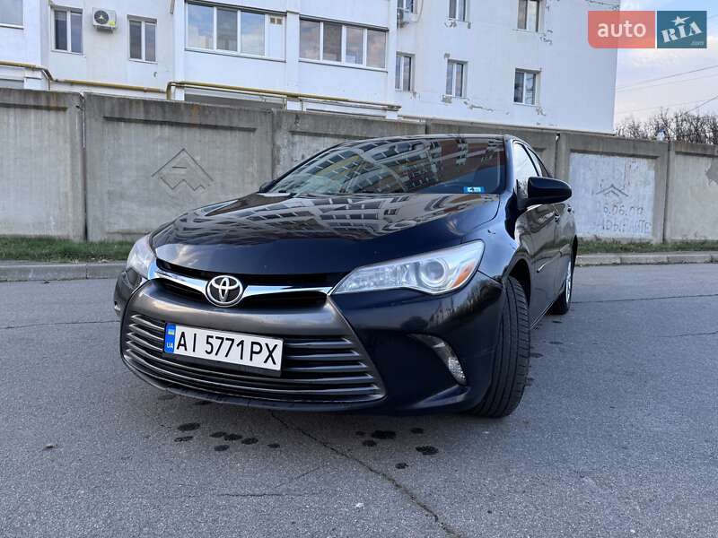 Седан Toyota Camry 2015 в Харькове